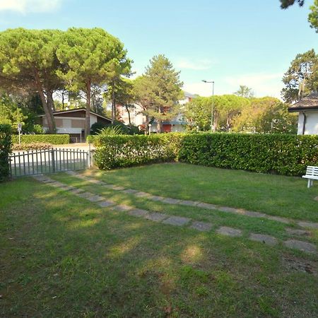 Villa In Lignano Riviera Comfortable ลินญาโน ซับเบียโดโร ภายนอก รูปภาพ