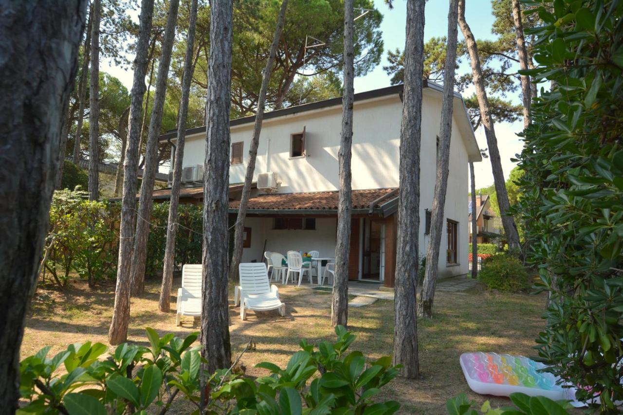 Villa In Lignano Riviera Comfortable ลินญาโน ซับเบียโดโร ภายนอก รูปภาพ
