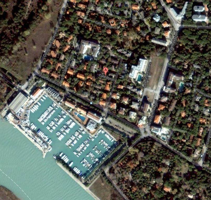 Villa In Lignano Riviera Comfortable ลินญาโน ซับเบียโดโร ภายนอก รูปภาพ